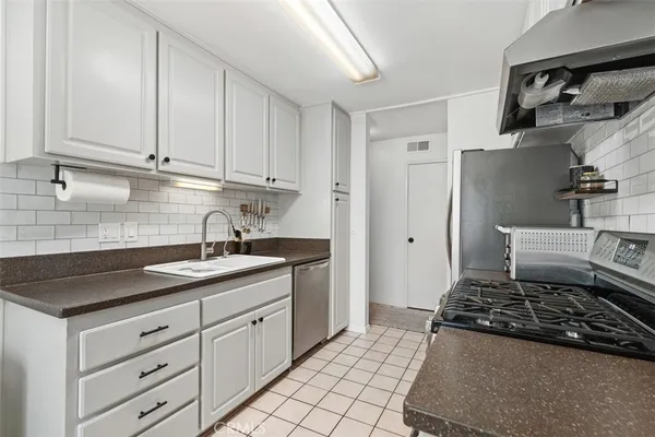 $499,999 | 700 West La Veta, Unit M3, Orange, CA 92868