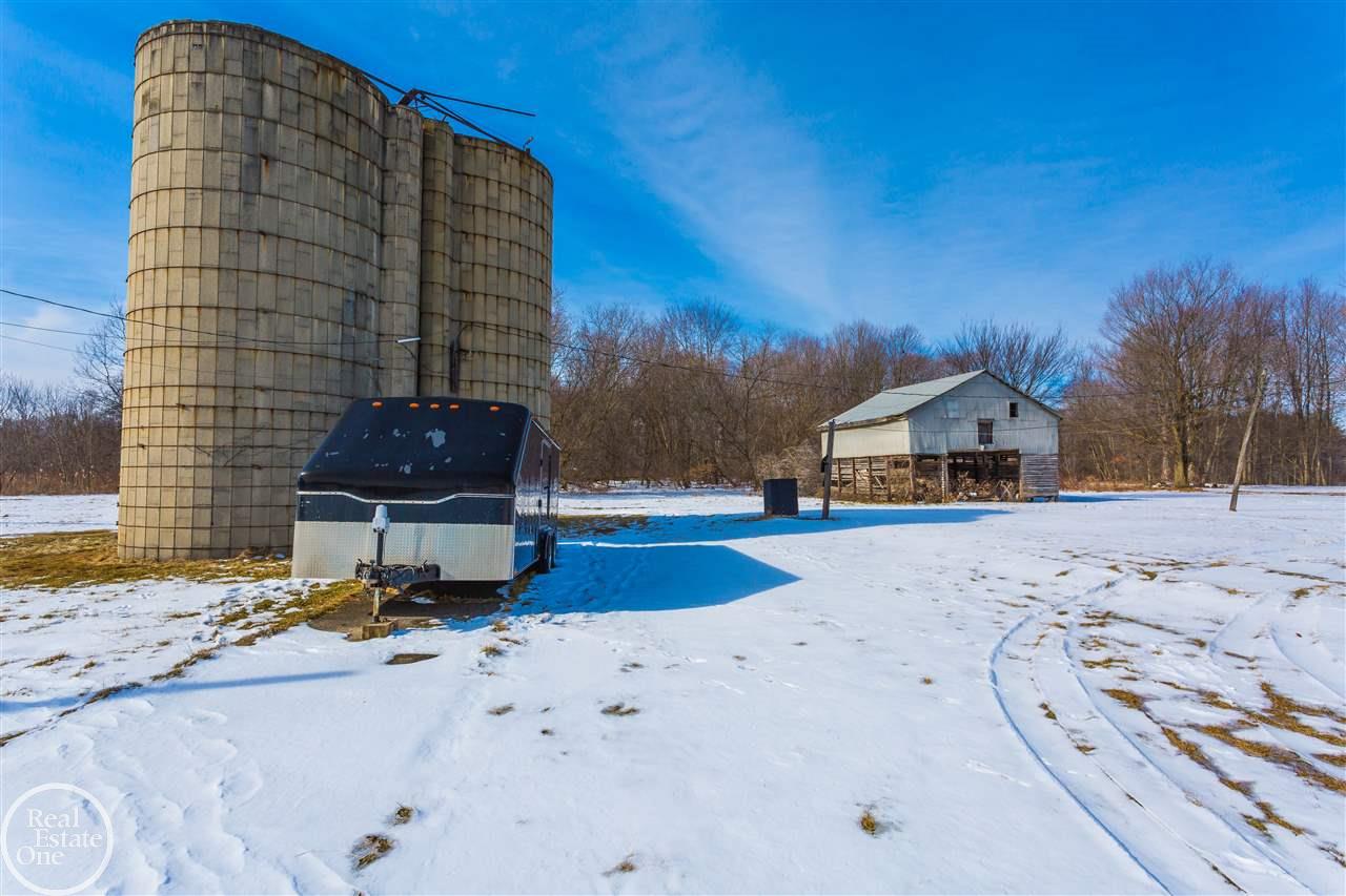 8545 Avoca Road Avoca, MI 48006 - Photo 58 of 70 50033785-57.JPG