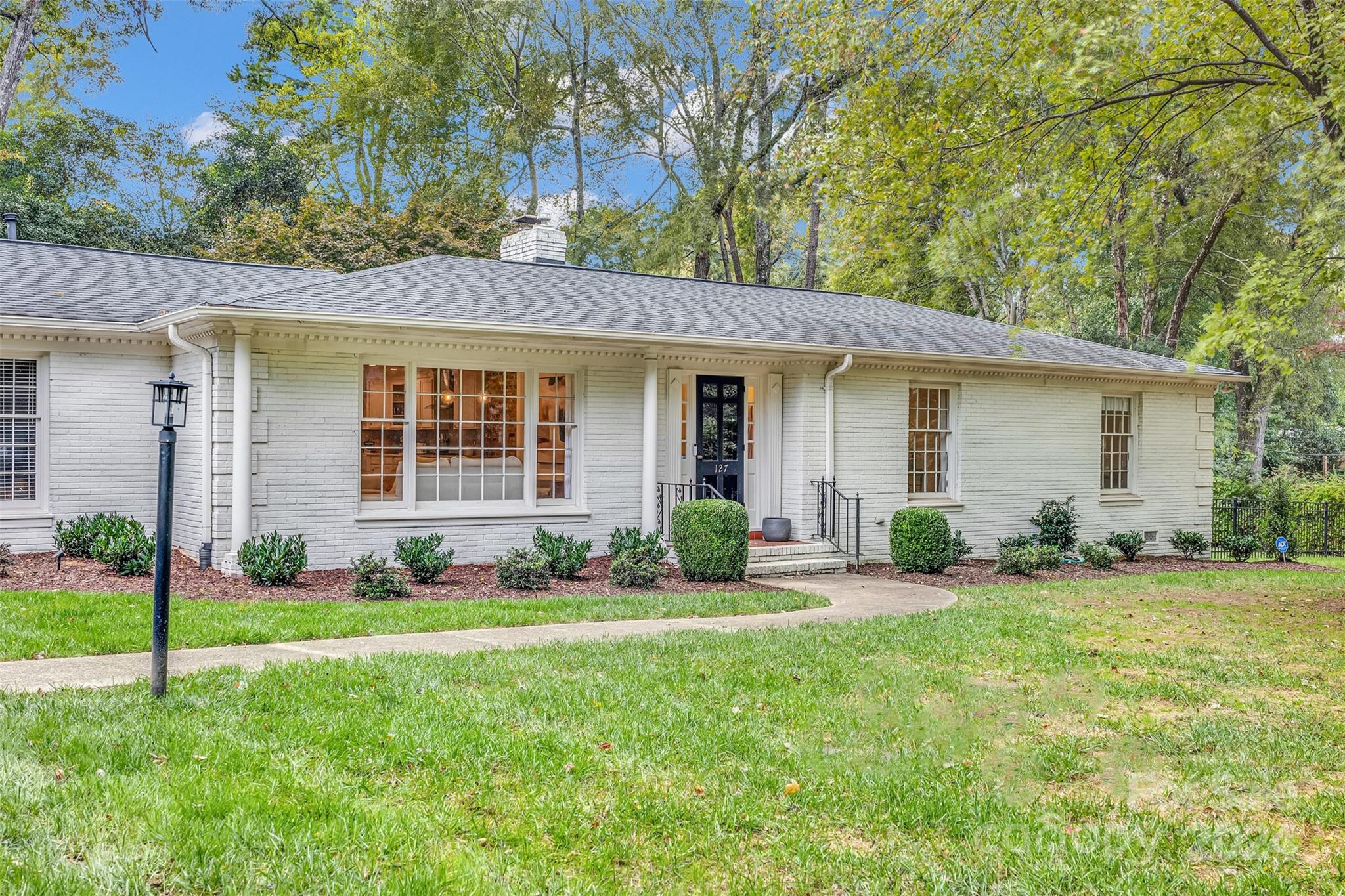 127 Renwick Road Charlotte, NC 28211 - Photo 1 of 17 Gallery Image 1