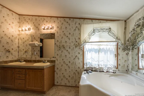 $675,000 | 747 Cove Ranch Road, Kempner, TX 76539