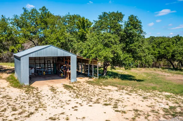 $725,000 | 747 Cove Ranch Road, Kempner, TX 76539