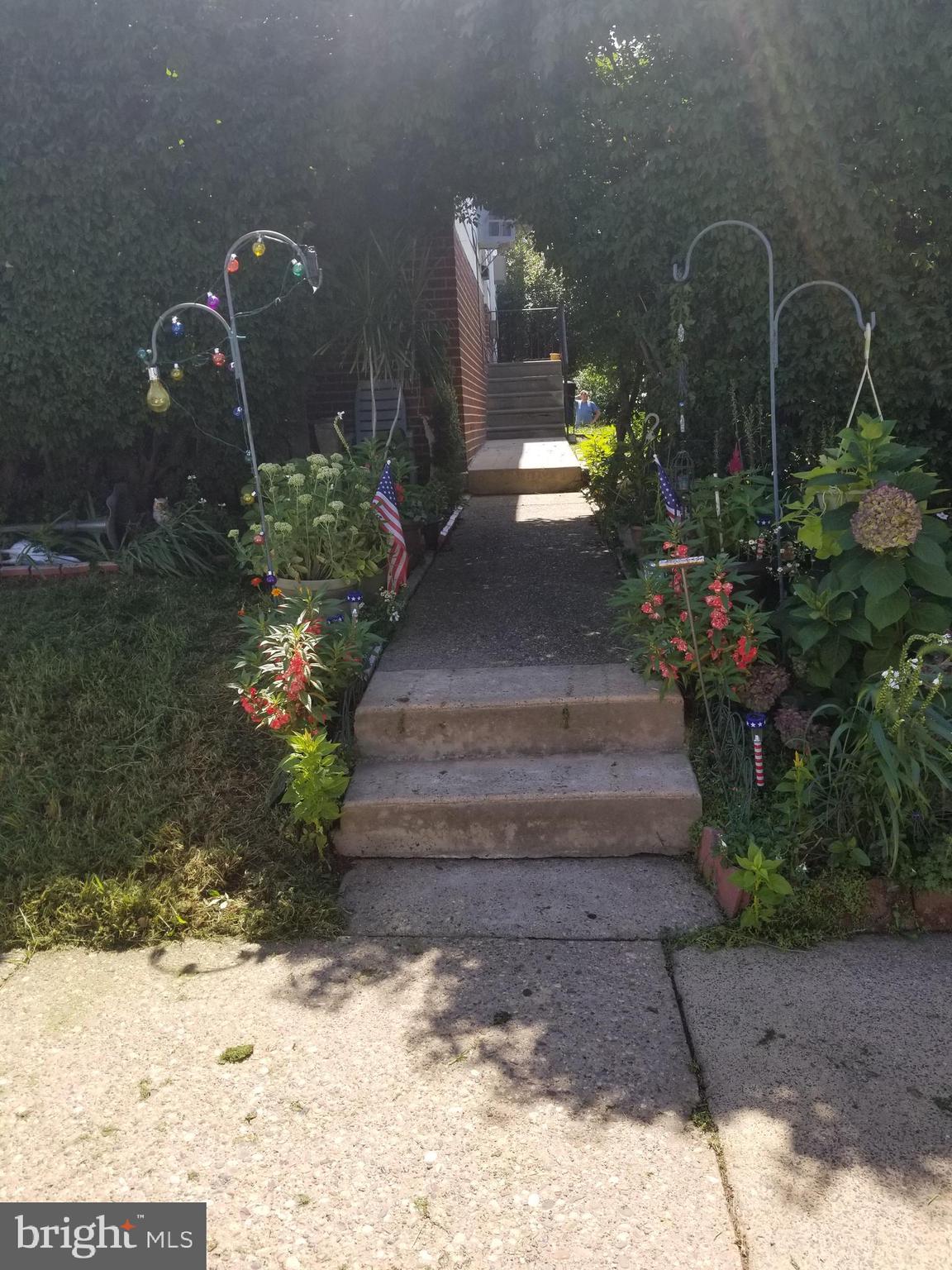 10149 Bridle Road Philadelphia, PA 19116 - Photo 3 of 5 Gallery Image 3