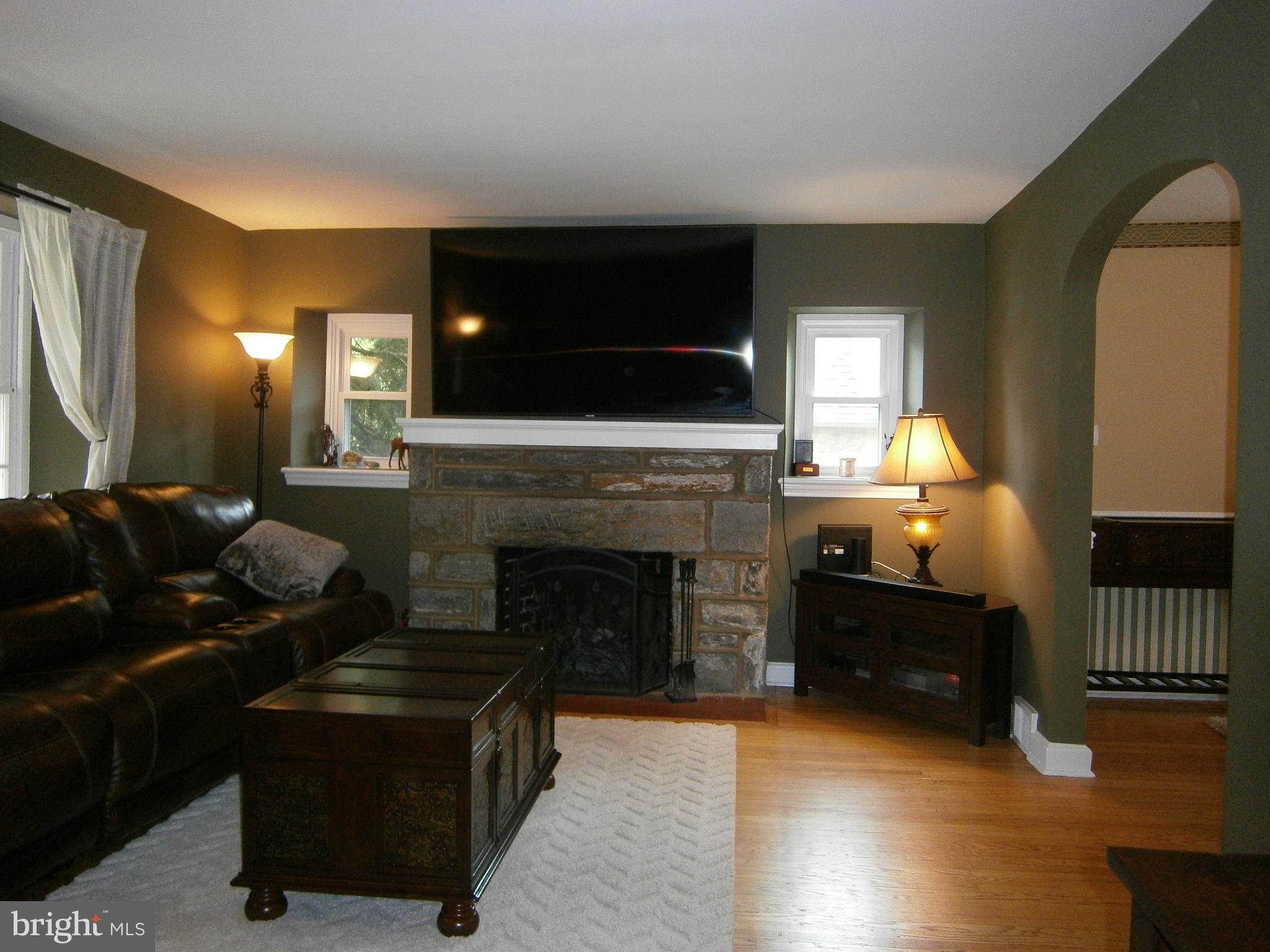 324 Cherry Lane Glenside, PA 19038 - Photo 5 of 34