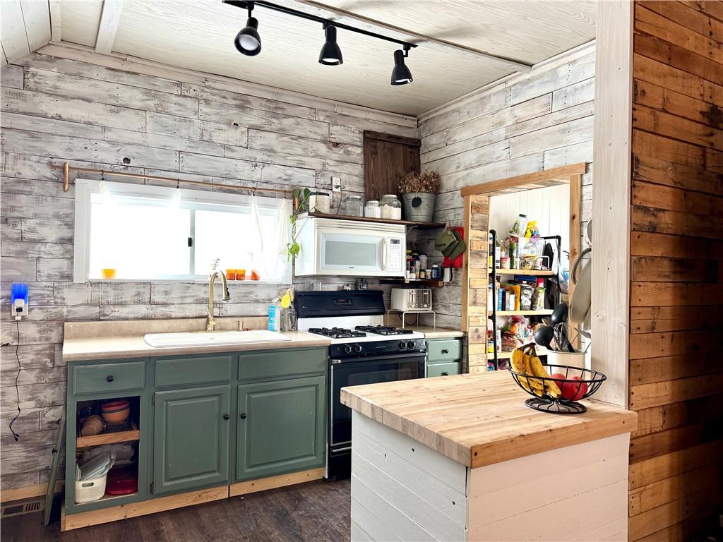 421 West Diamond Street Butler, PA 16001 - Photo 4 of 44