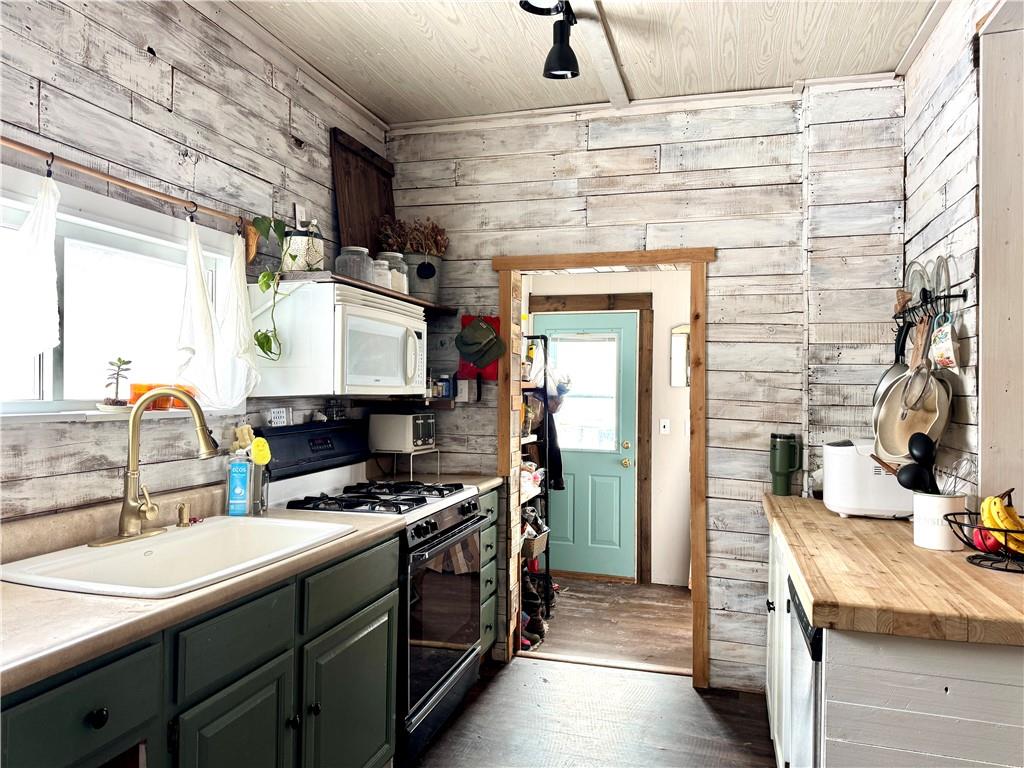 421 West Diamond Street Butler, PA 16001 - Photo 5 of 44