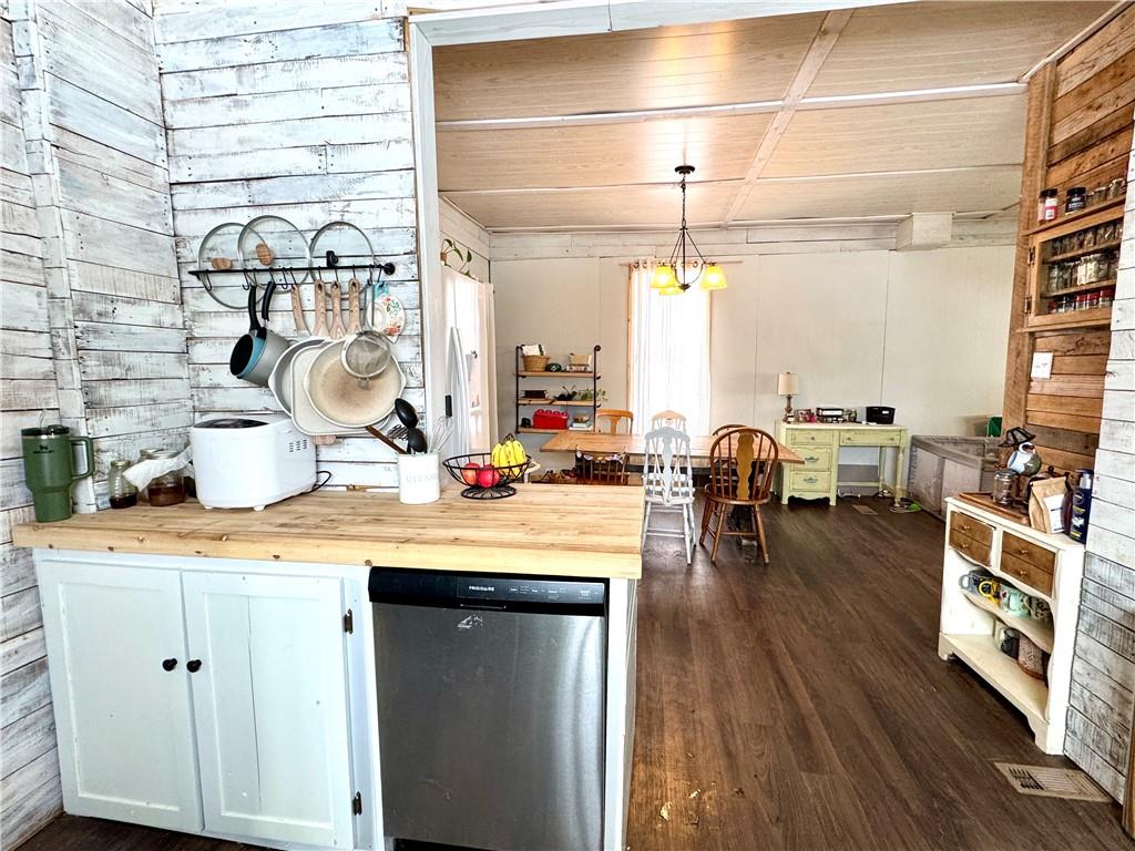 421 West Diamond Street Butler, PA 16001 - Photo 7 of 44