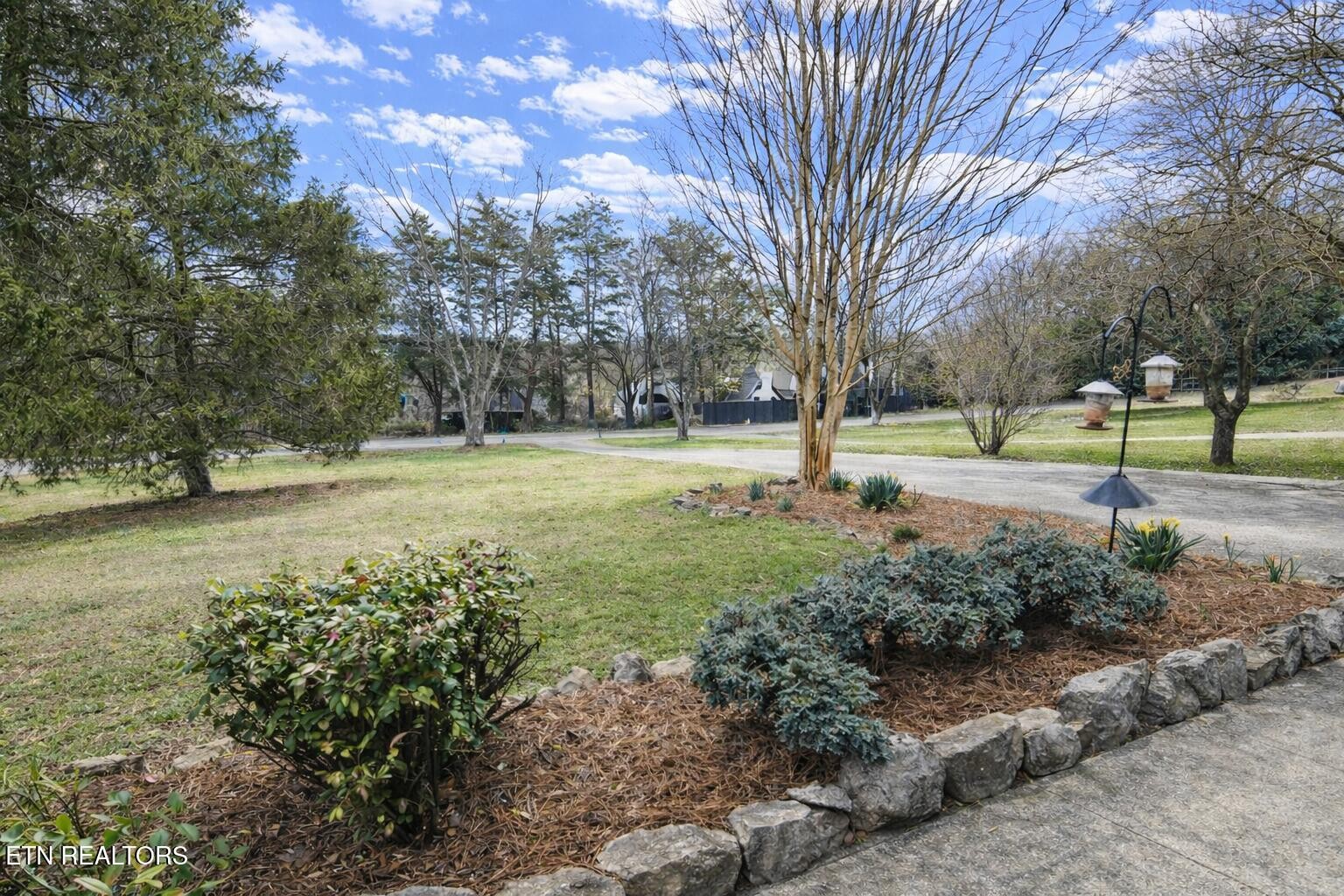 1609 Chandler Road Knoxville, TN 37922 - Photo 3 of 28