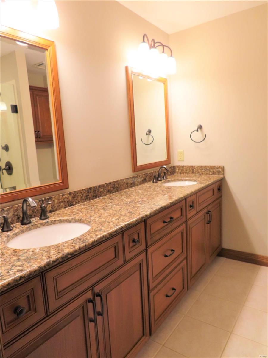 2035 Wilson Ridge Lane Chesterfield, MO 63005 - Photo 22 of 57 Gallery Image 22