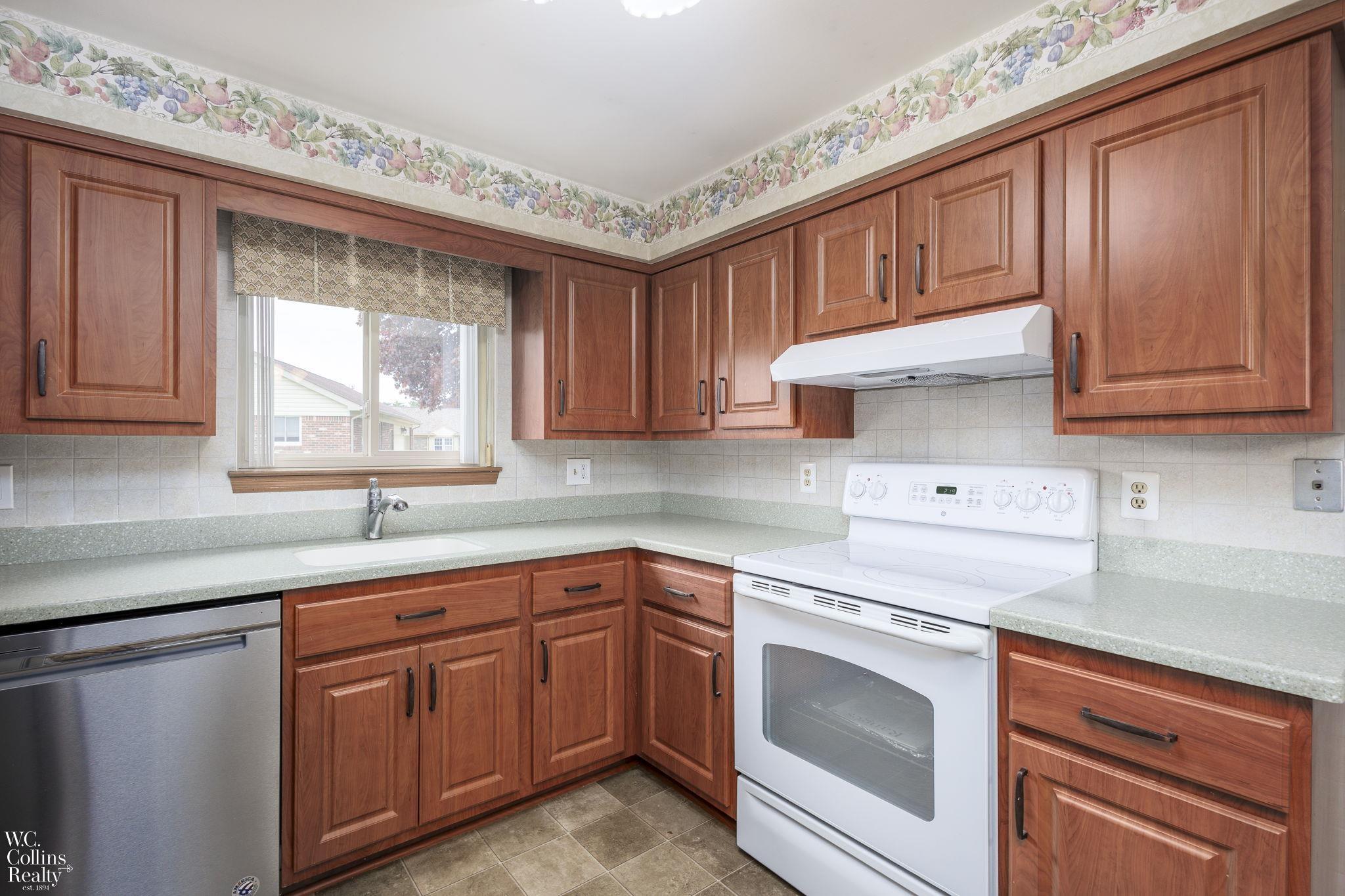 34095 Mulvey Road Fraser, MI 48026 - Photo 12 of 35