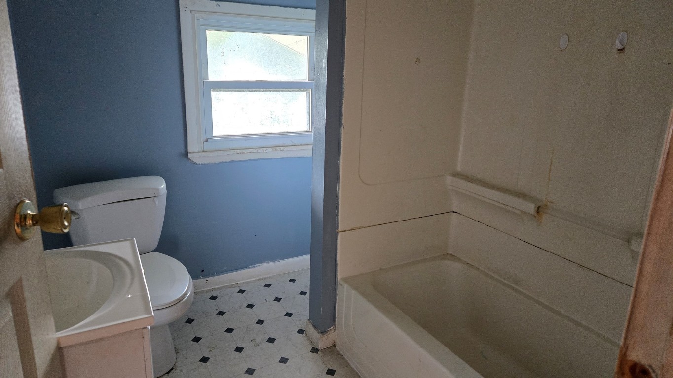 387 Riverside Drive Johnson City, NY 13790 - Photo 13 of 31