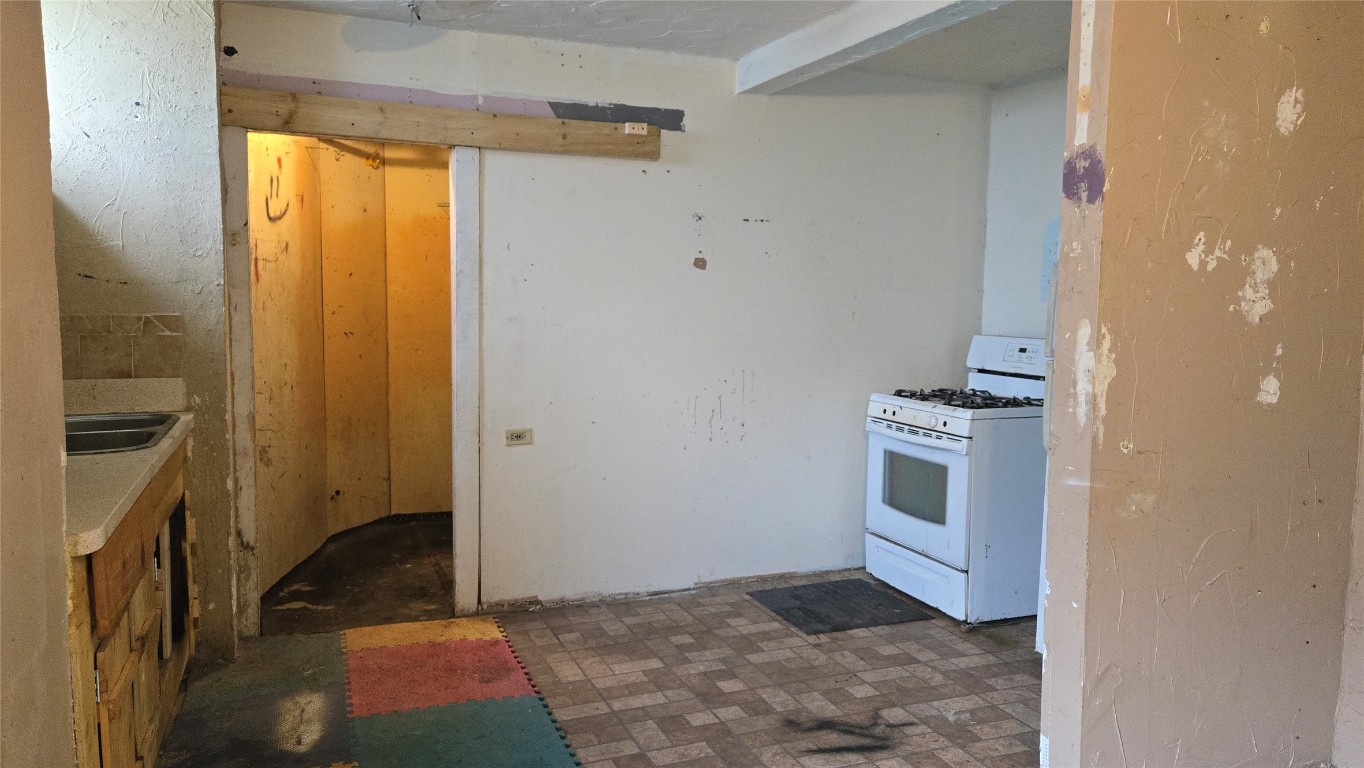 387 Riverside Drive Johnson City, NY 13790 - Photo 21 of 31