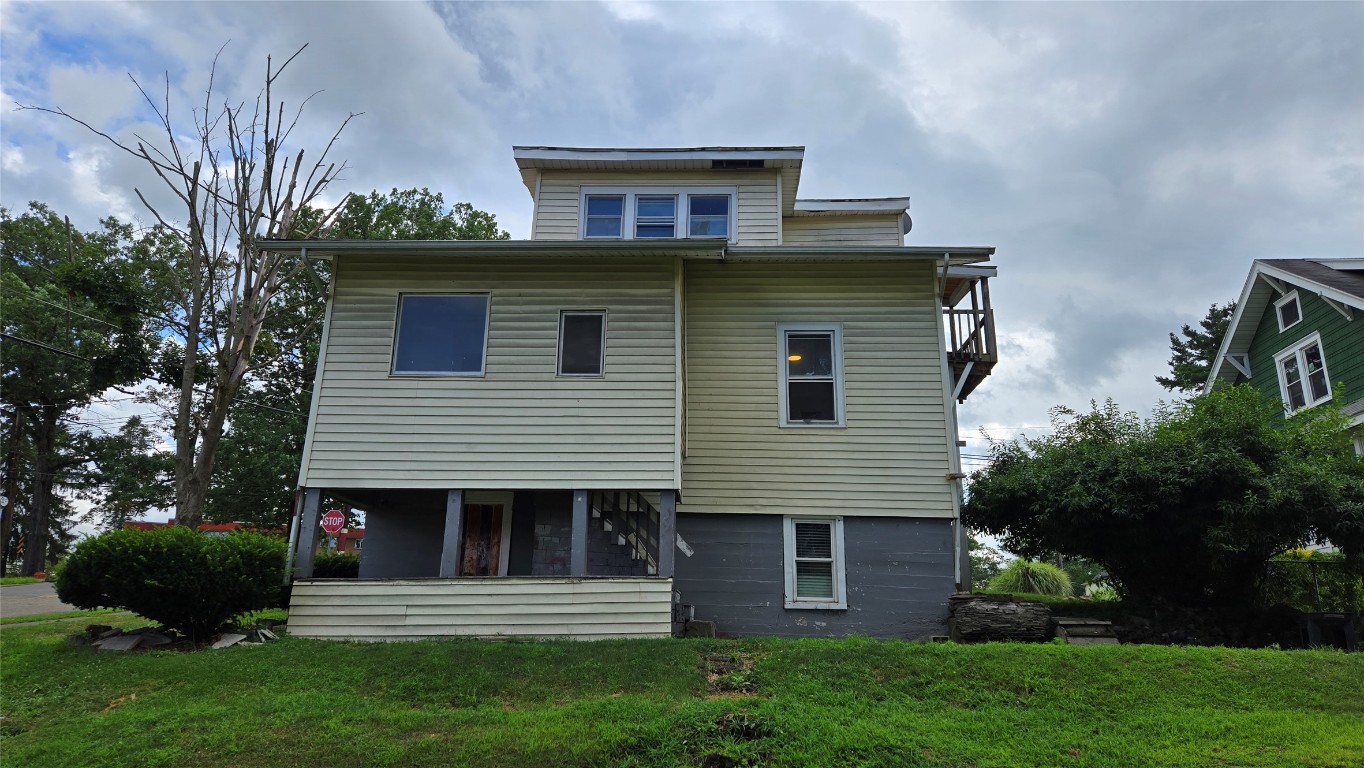 387 Riverside Drive Johnson City, NY 13790 - Photo 3 of 31