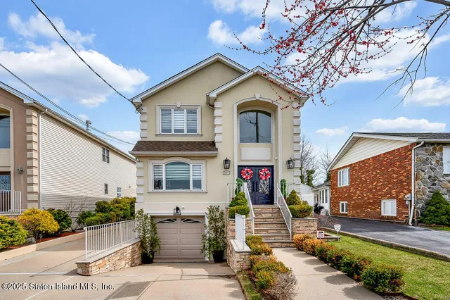 $1,380,000 | 629 Marcy Avenue | Huguenot