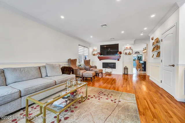 $1,380,000 | 629 Marcy Avenue | Huguenot