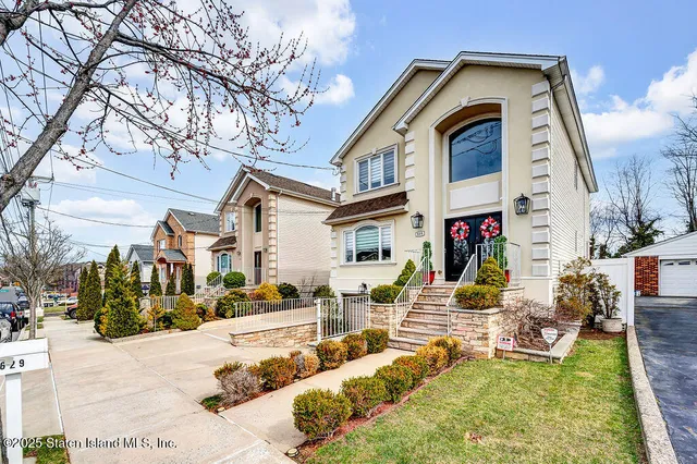 $1,380,000 | 629 Marcy Avenue | Huguenot