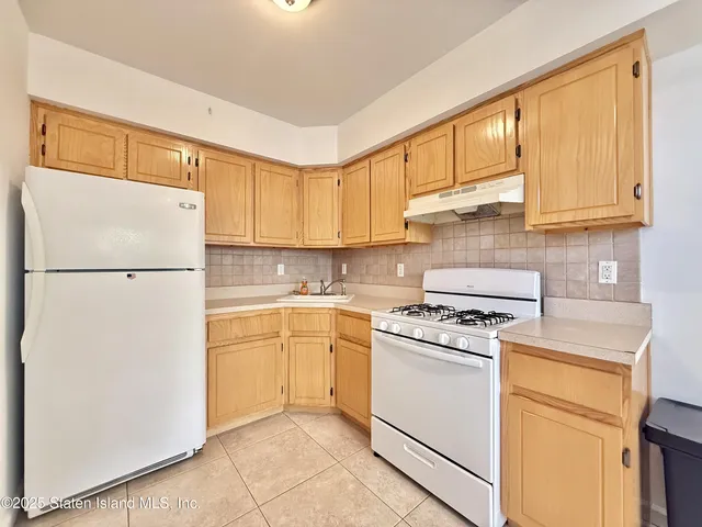 $1,380,000 | 629 Marcy Avenue | Huguenot