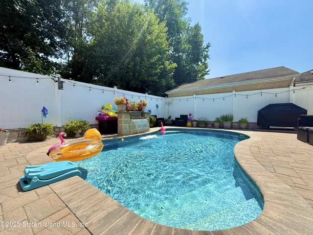 $1,380,000 | 629 Marcy Avenue | Huguenot