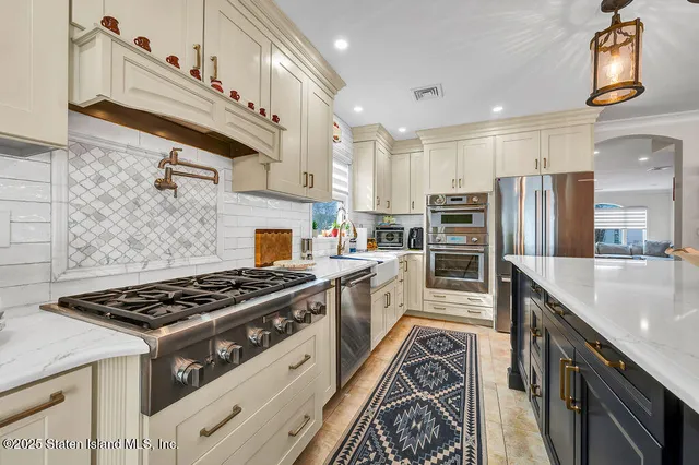 $1,380,000 | 629 Marcy Avenue | Huguenot