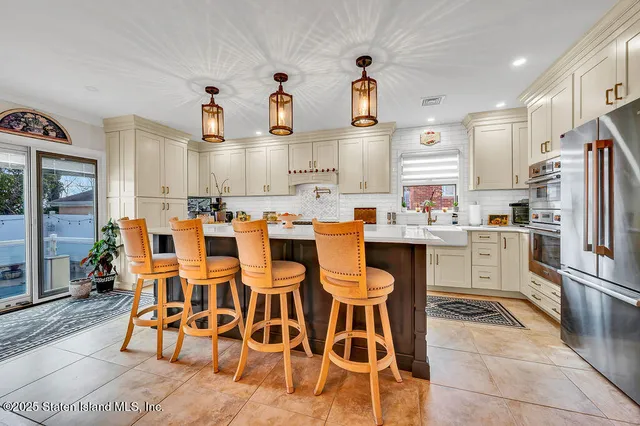 $1,380,000 | 629 Marcy Avenue | Huguenot