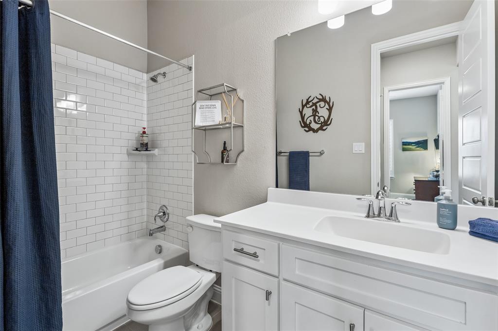 8914 Edna Place Rowlett, TX 75089 - Photo 18 of 35 Secondary bathroom