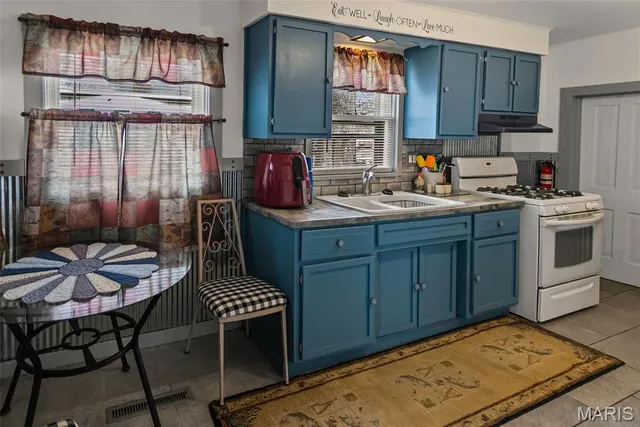 $199,900 | 360 South Main Street, White Hall, IL 62092