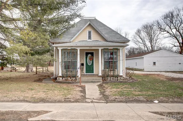 $199,900 | 360 South Main Street, White Hall, IL 62092