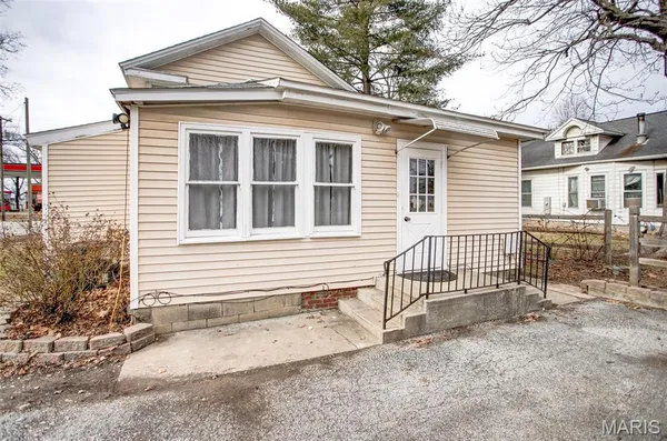 $199,900 | 360 South Main Street, White Hall, IL 62092