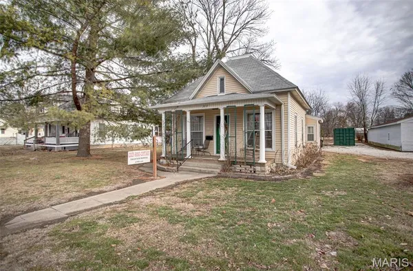 $199,900 | 360 South Main Street, White Hall, IL 62092