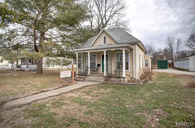 $199,900 | 360 South Main Street, White Hall, IL 62092