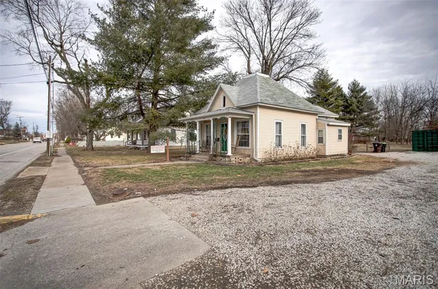 $199,900 | 360 South Main Street, White Hall, IL 62092