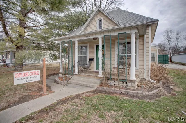 $199,900 | 360 South Main Street, White Hall, IL 62092