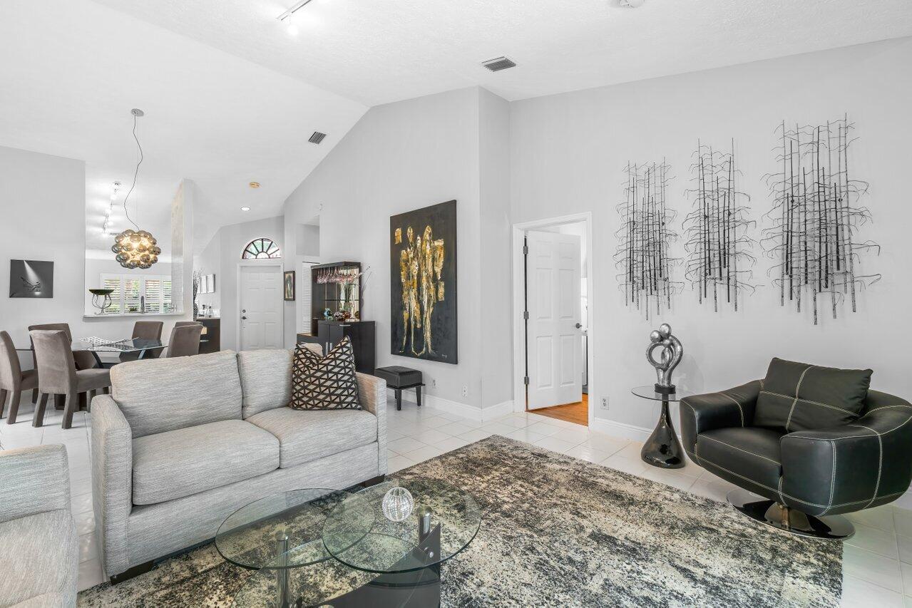 22635 Meridiana Drive Boca Raton, FL 33433 - Photo 8 of 38 Great Room