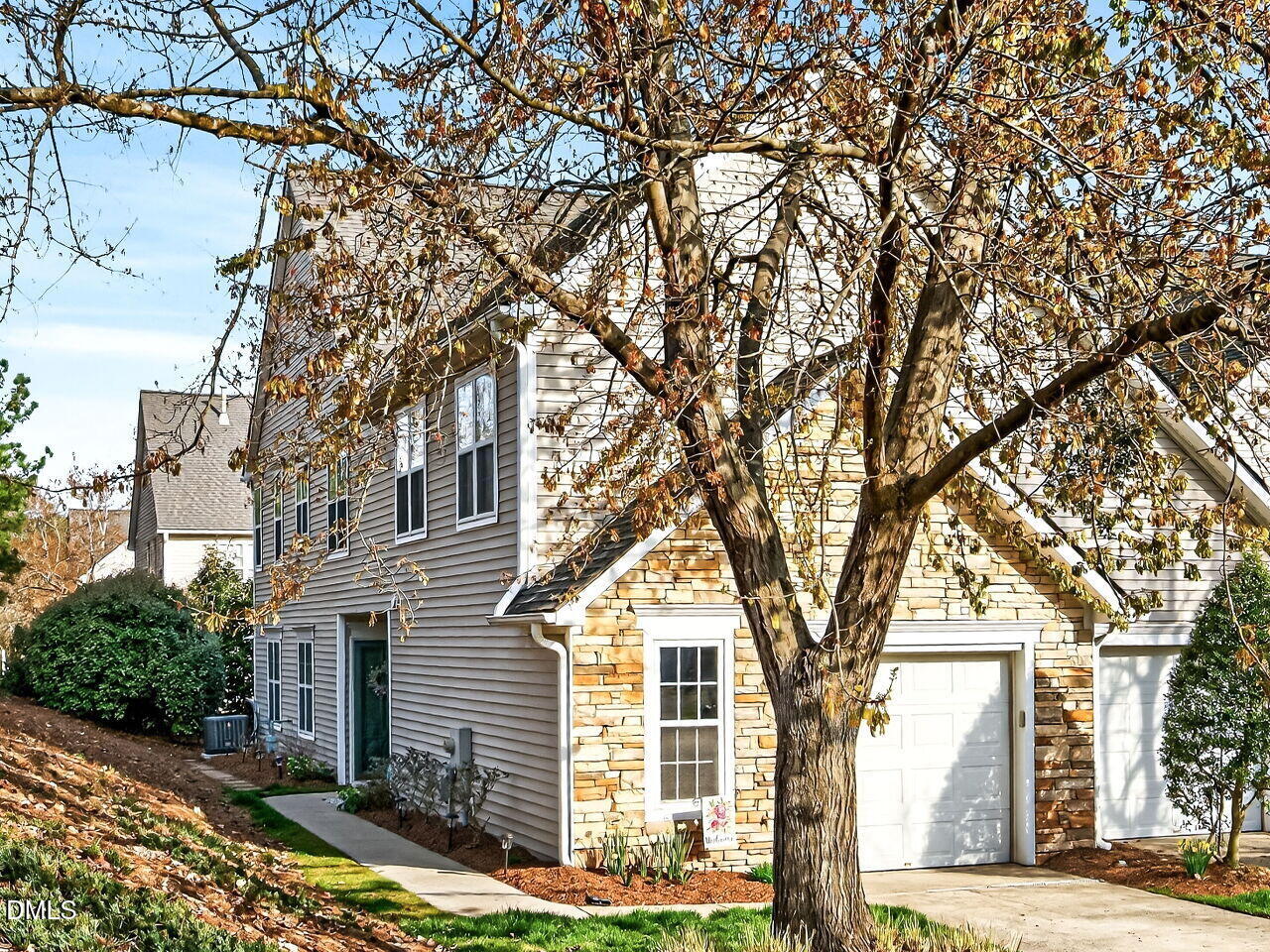 422 Intern Way Durham, NC 27713 - Photo 2 of 33 001-1280x960-main-exterior