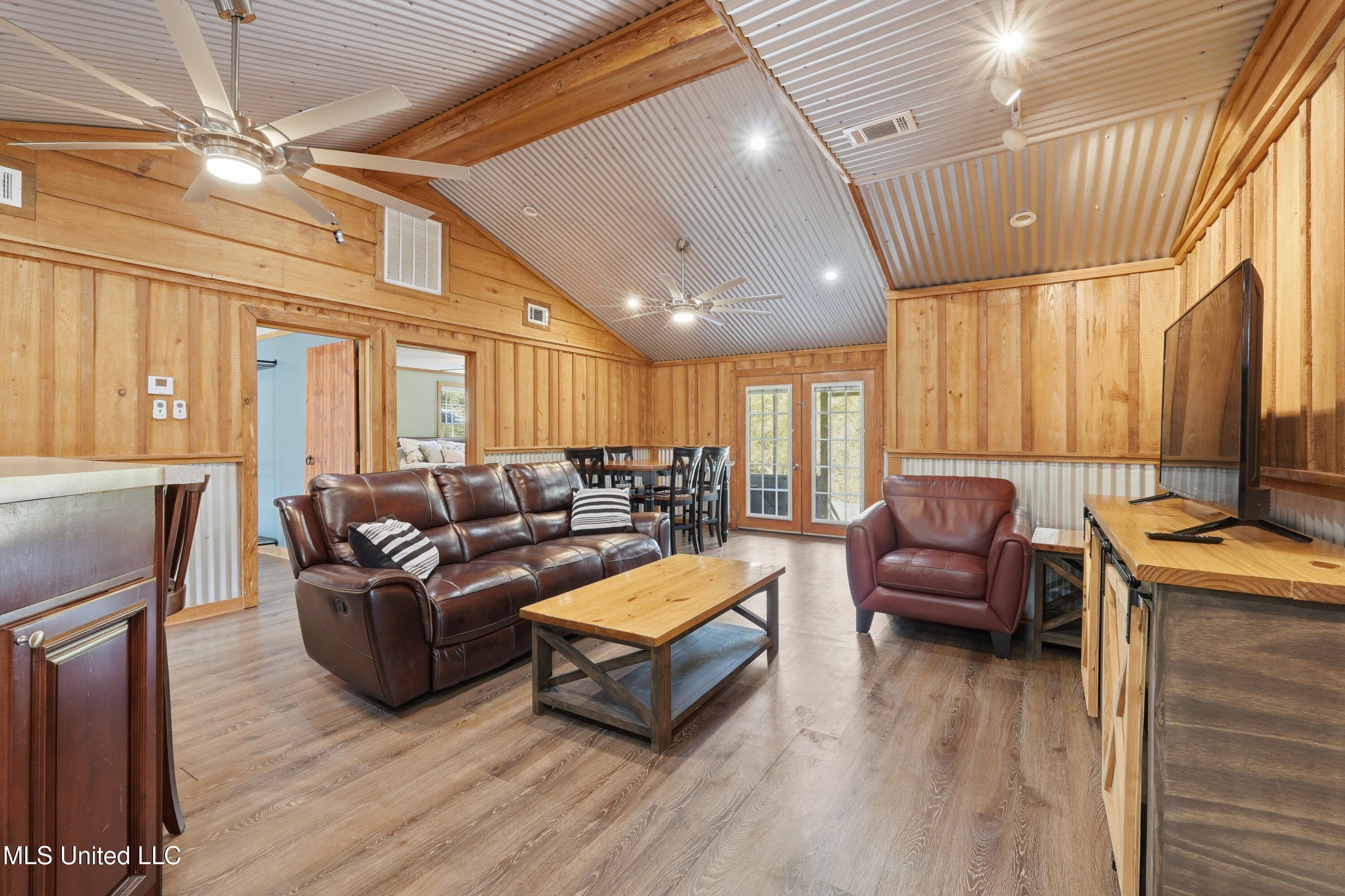 54 Oak Point Road Picayune, MS 39466 - Photo 10 of 27 LIVING 1