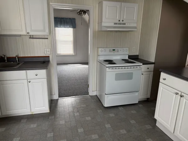 $1,600 | 316 Douglas Street, Unit 3, Manchester, NH 03102