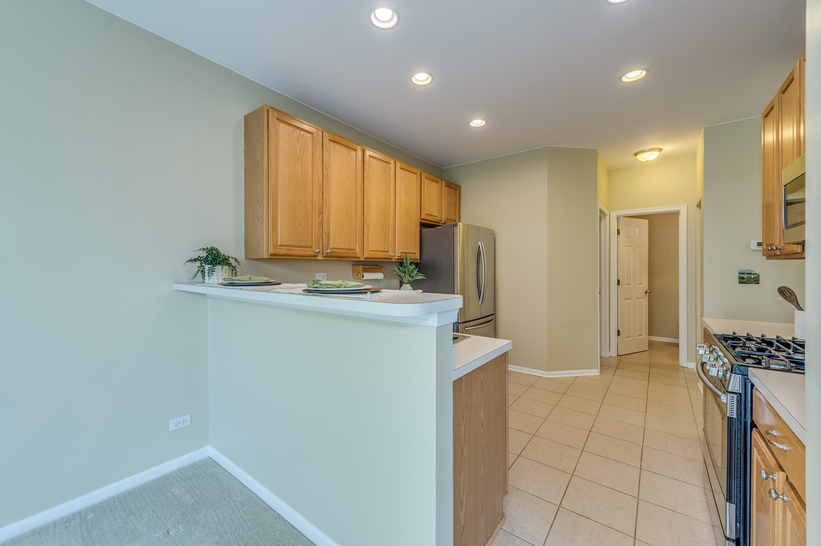 321 Grand Ridge Road, Unit 321 St. Charles, IL 60175 - Photo 11 of 36 Gallery Image 11