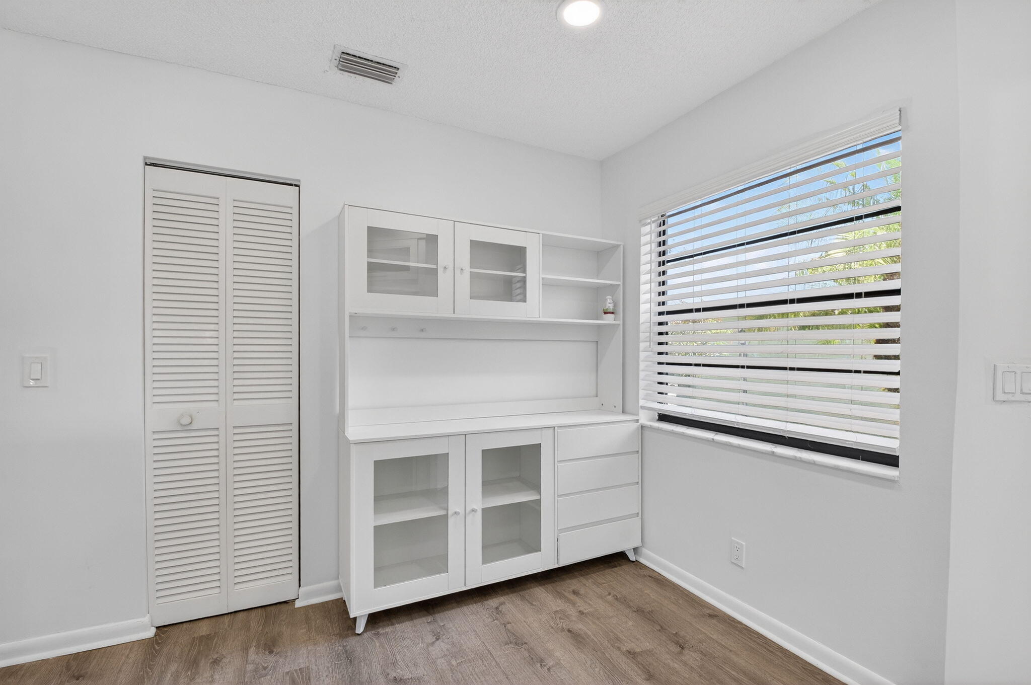 9074 Chatsworth Cascades Circle Boca Raton, FL 33434 - Photo 14 of 38 17-web-or-mls-DSC_1582