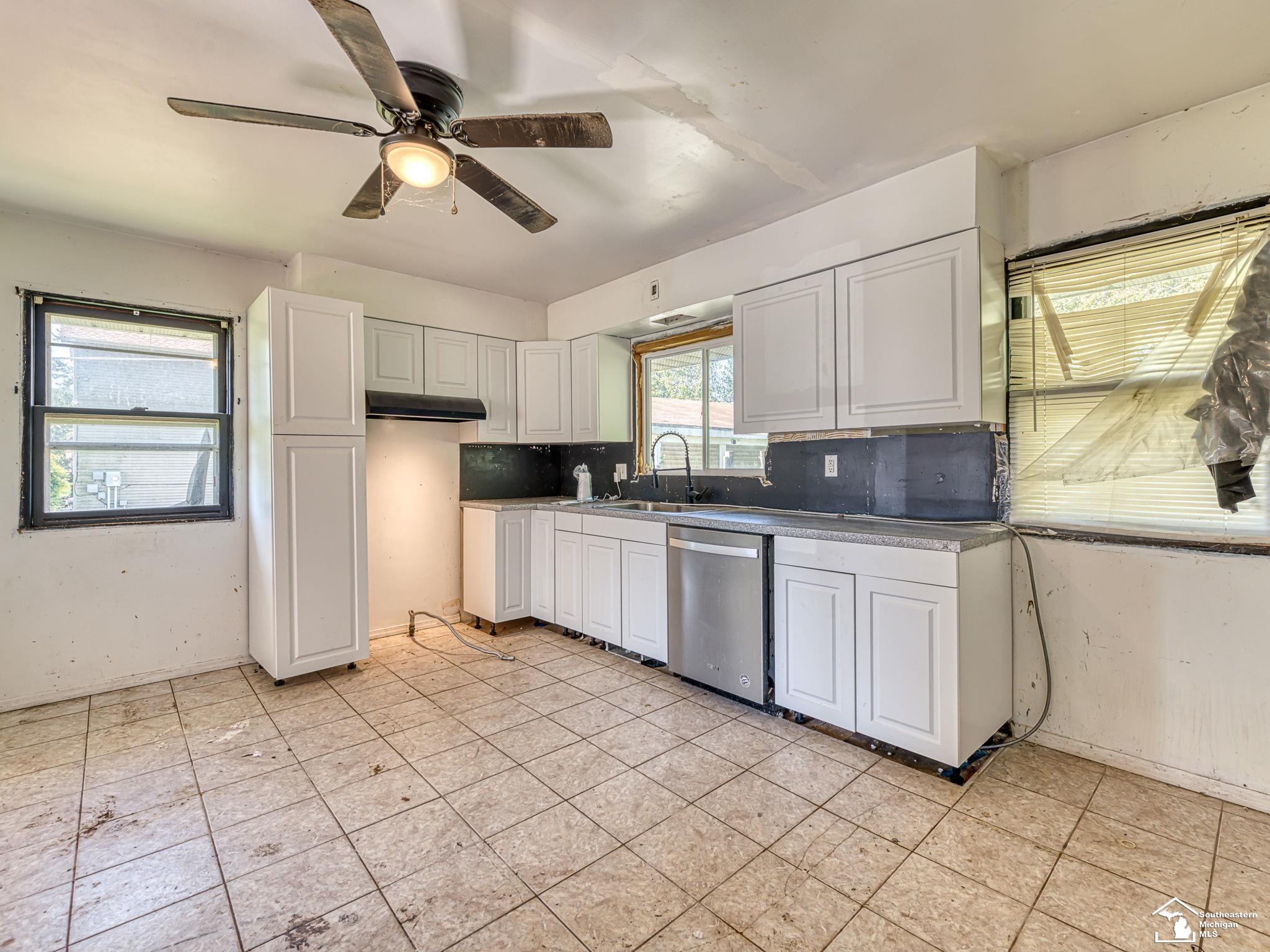 13781 Laplaisance Road Monroe, MI 48161 - Photo 8 of 26 Gallery Image 8