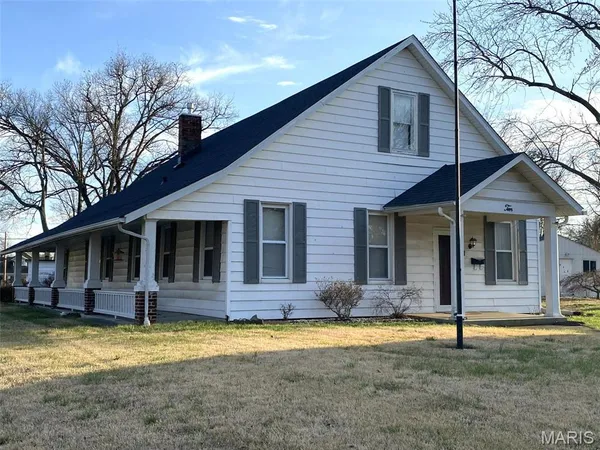 $180,000 | 10 East Washington Street, Freeburg, IL 62243