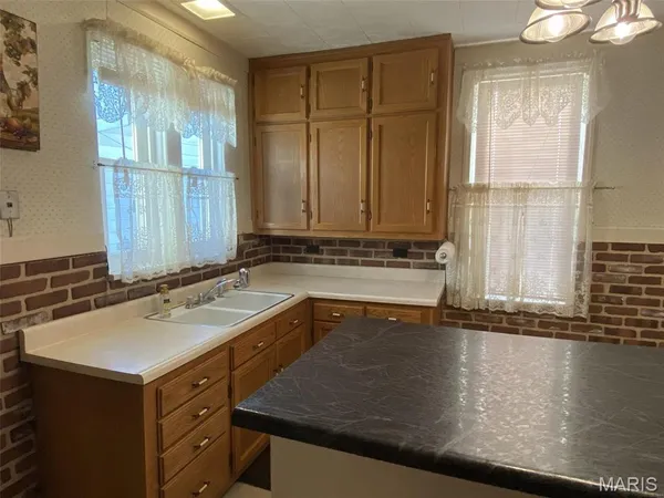 $180,000 | 10 East Washington Street, Freeburg, IL 62243