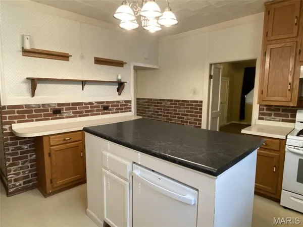 $180,000 | 10 East Washington Street, Freeburg, IL 62243