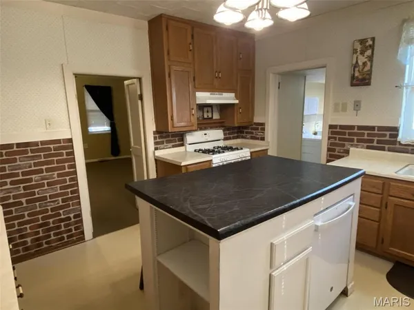 $180,000 | 10 East Washington Street, Freeburg, IL 62243