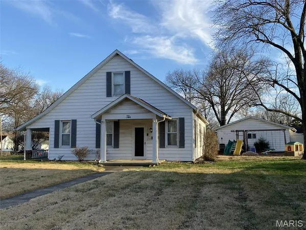 $180,000 | 10 East Washington Street, Freeburg, IL 62243
