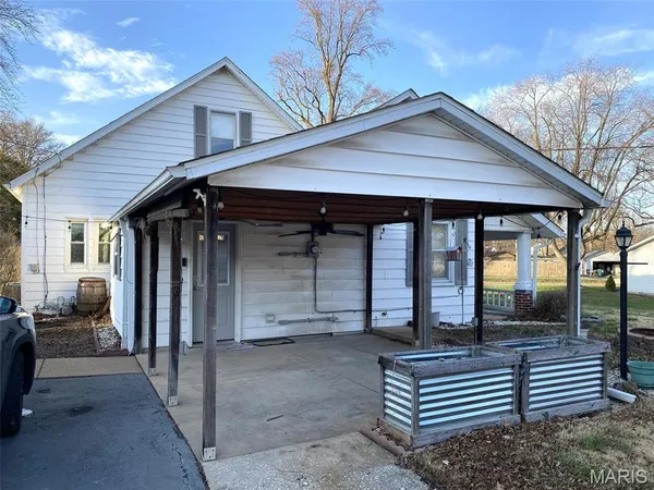 $180,000 | 10 East Washington Street, Freeburg, IL 62243