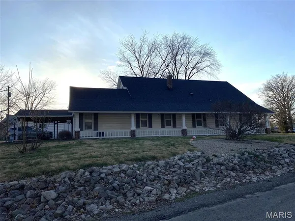 $180,000 | 10 East Washington Street, Freeburg, IL 62243