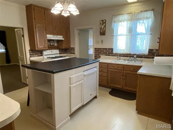 $180,000 | 10 East Washington Street, Freeburg, IL 62243