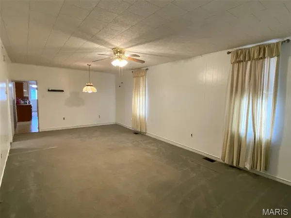 $180,000 | 10 East Washington Street, Freeburg, IL 62243