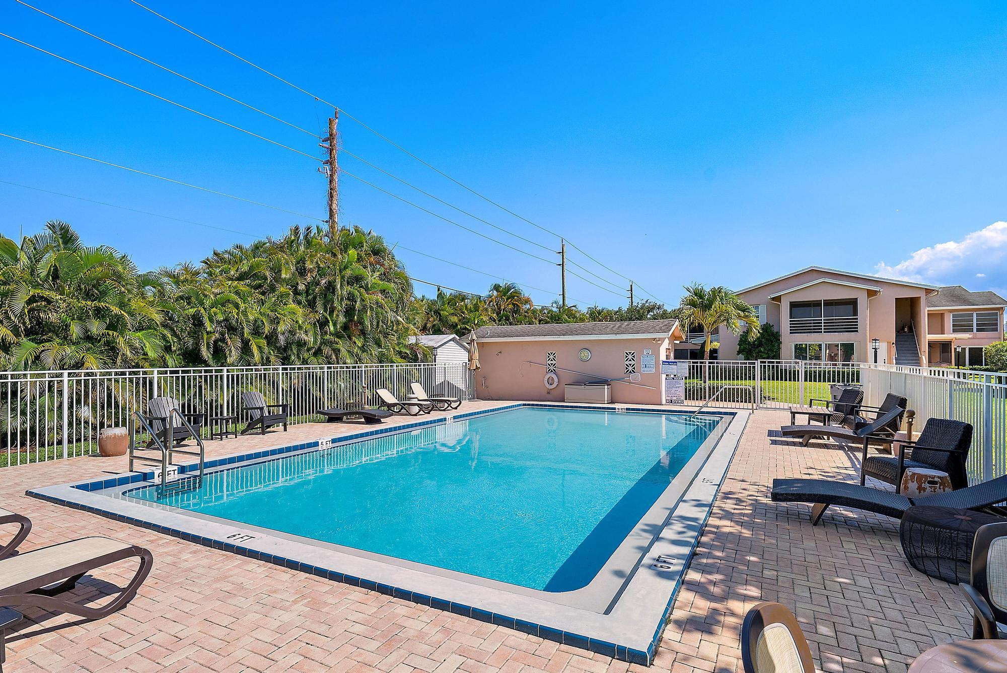 12416 Alternate A1a Palm Beach Gardens, Unit P7 Palm Beach Gardens, FL 33410 - Photo 19 of 23 Community Pool