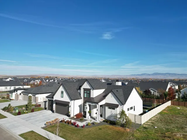 $1,399,888 | 2546 North Heirloom Avenue, Eagle, ID 83616