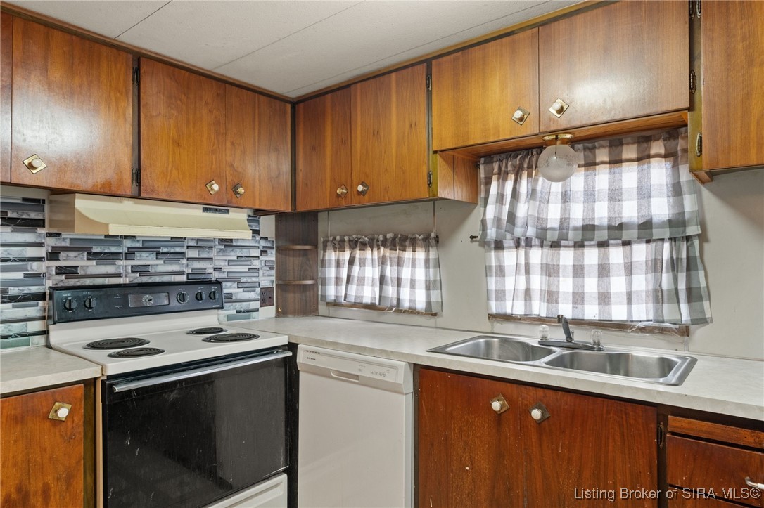 706 South Main Street English, IN 47118 - Photo 8 of 27